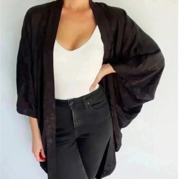 NWT Women’s Whimsigoth Feminine Lightweight Floral Romantic Kimono Cover Up - Picture 1 of 10